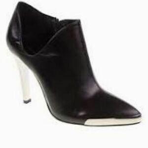(68-1545)  Chinese Laundry Women's LEATHER Western Boots Sz 7.5